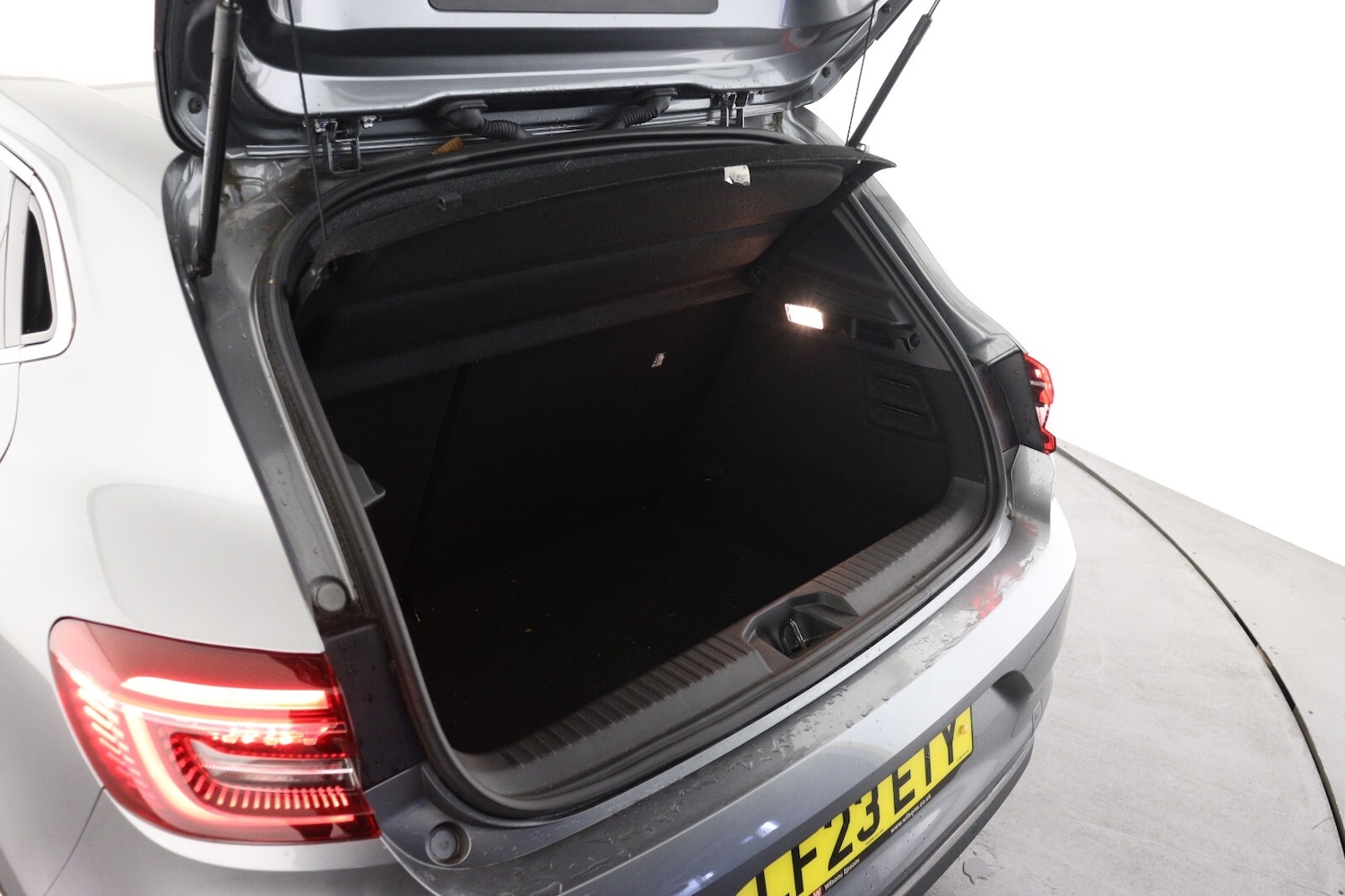 Used Renault Clio 2023 for sale - 76872930: Photo 10