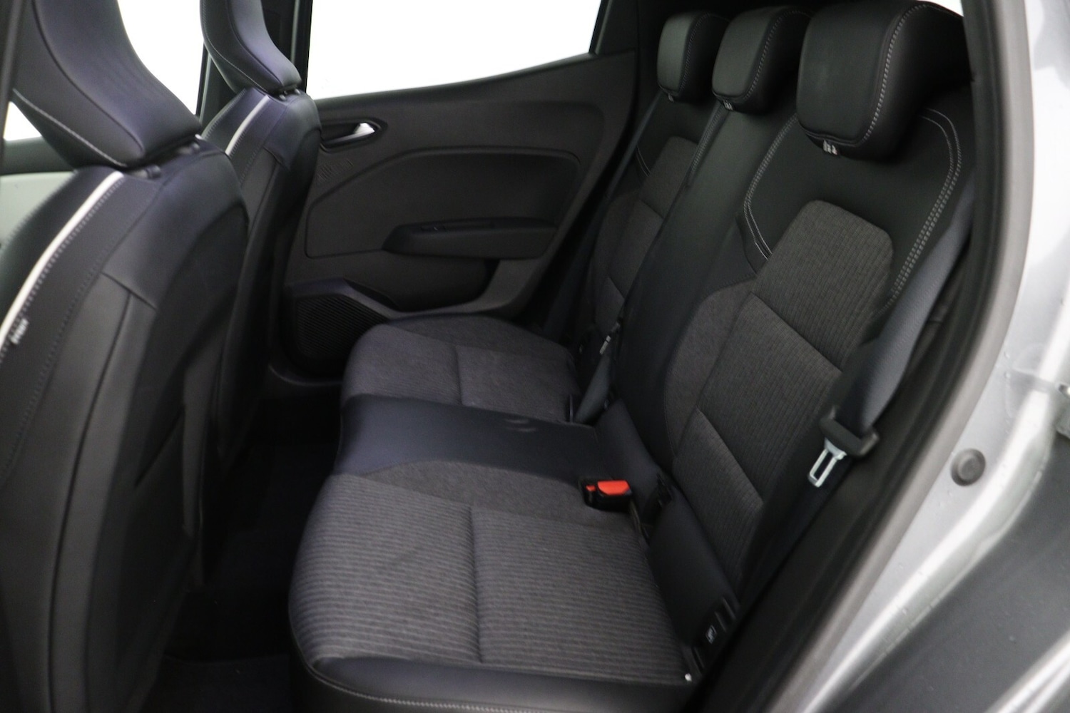 Used Renault Clio 2023 for sale - 76872930: Photo 13