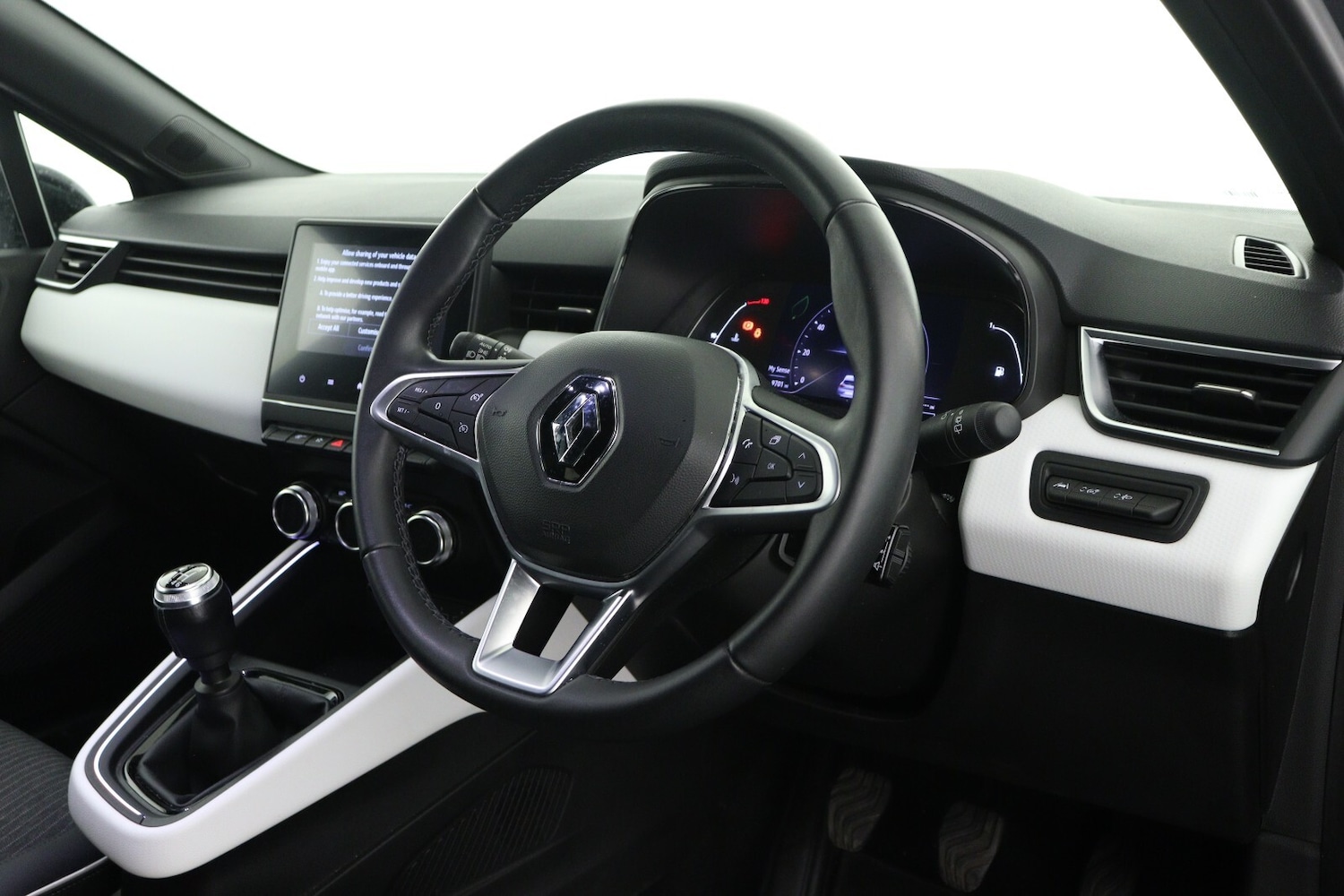 Used Renault Clio 2023 for sale - 76872930: Photo 14
