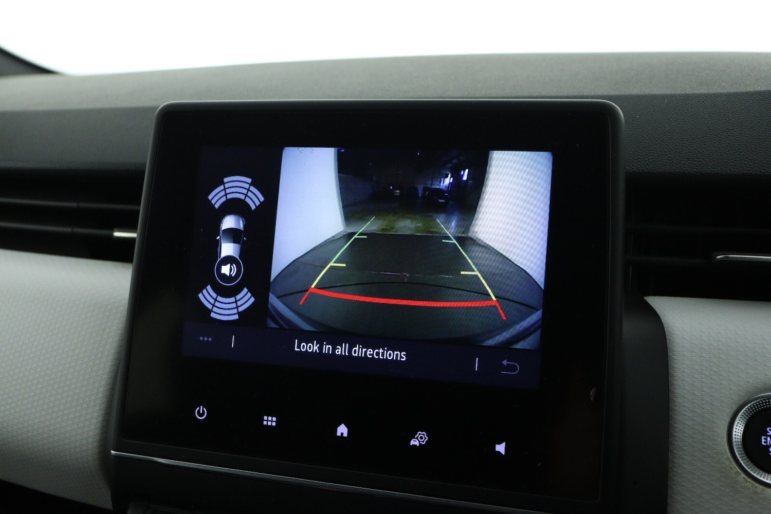 Used Renault Clio 2023 for sale - 76872930: Photo 18