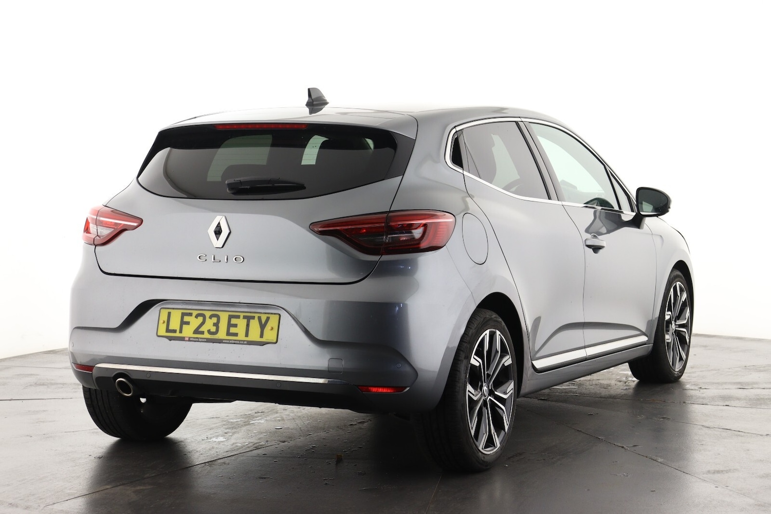 Used Renault Clio 2023 for sale - 76872930: Photo 3