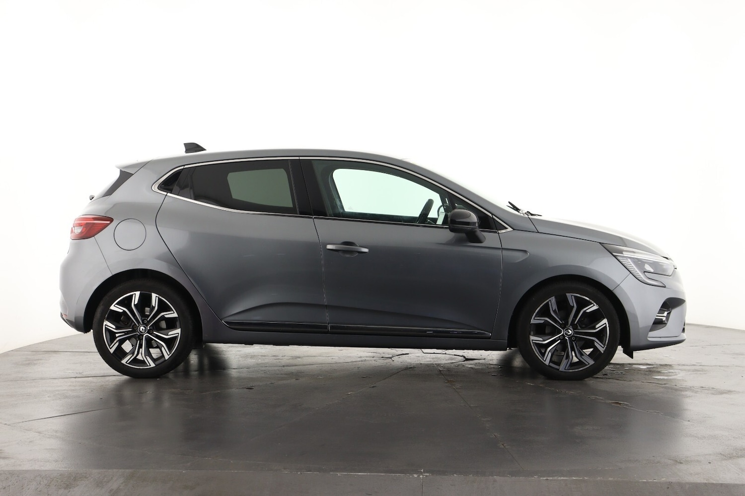 Used Renault Clio 2023 for sale - 76872930: Photo 5