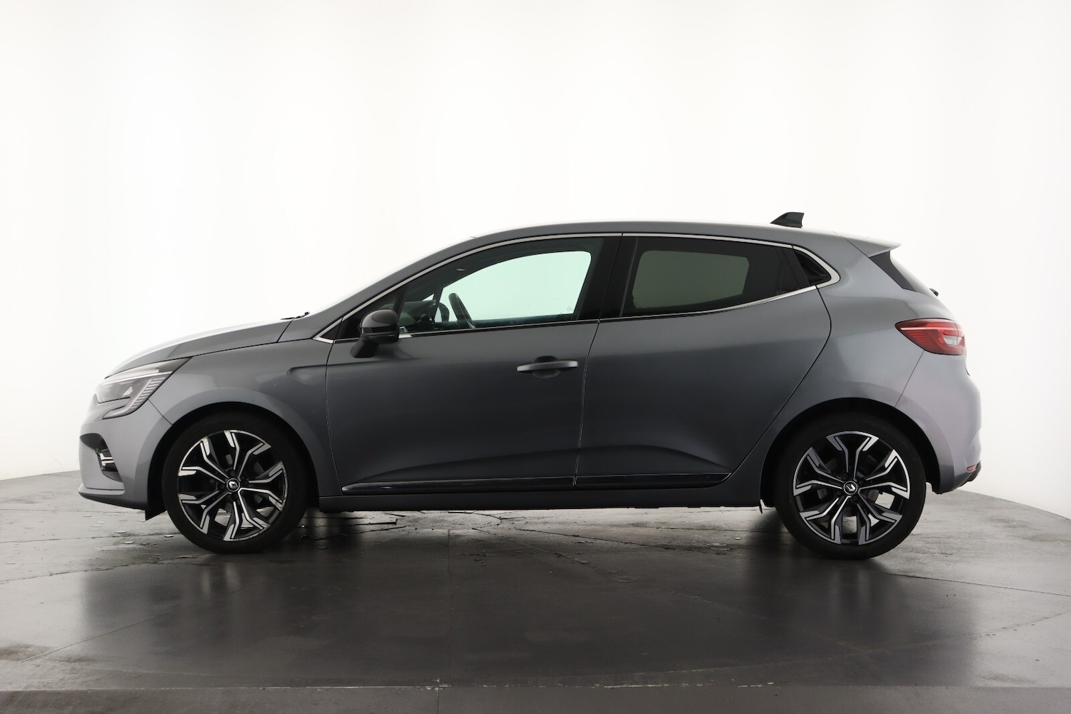 Used Renault Clio 2023 for sale - 76872930: Photo 8