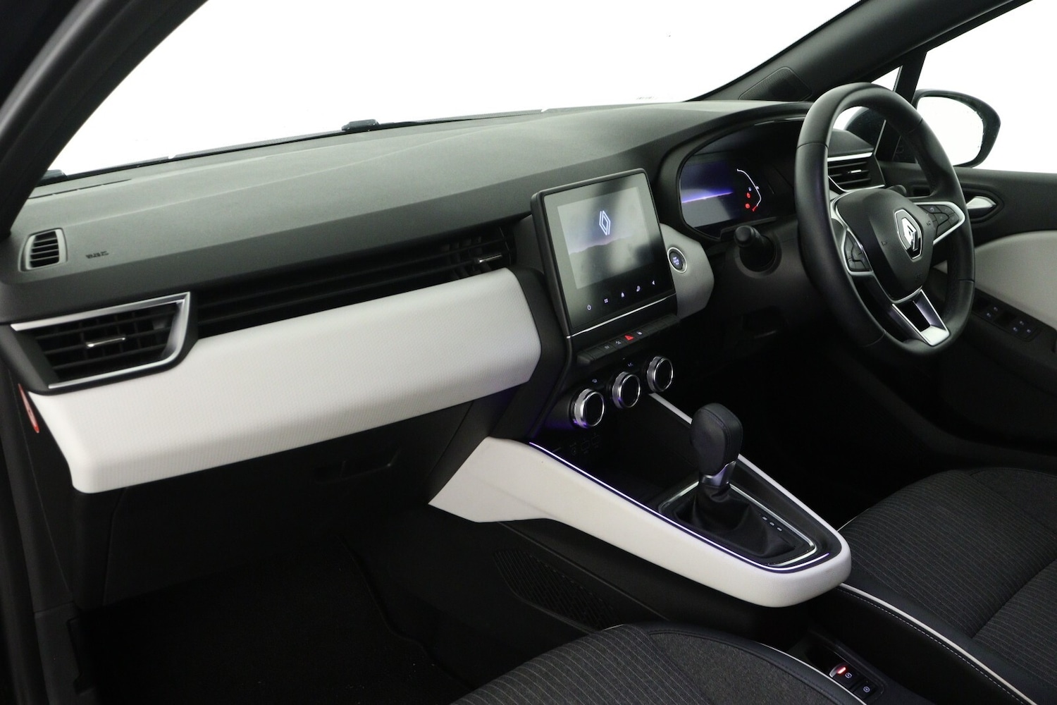 Used Renault Clio 2023 for sale - 76870054: Photo 11