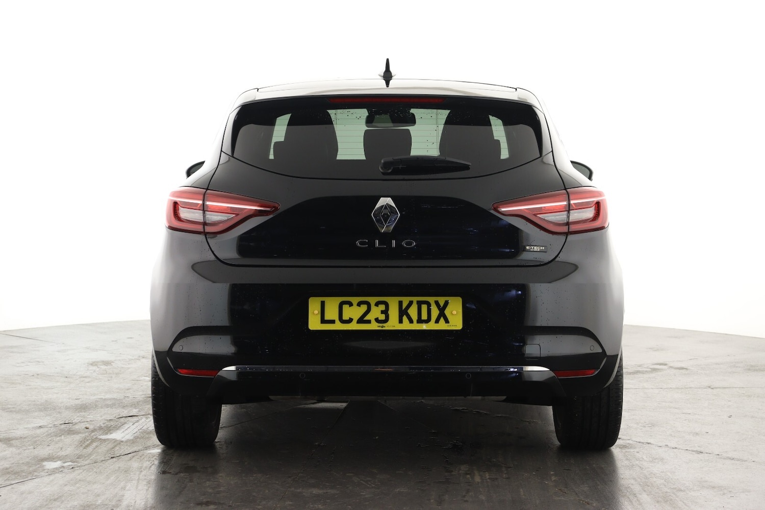 Used Renault Clio 2023 for sale - 76870054: Photo 2