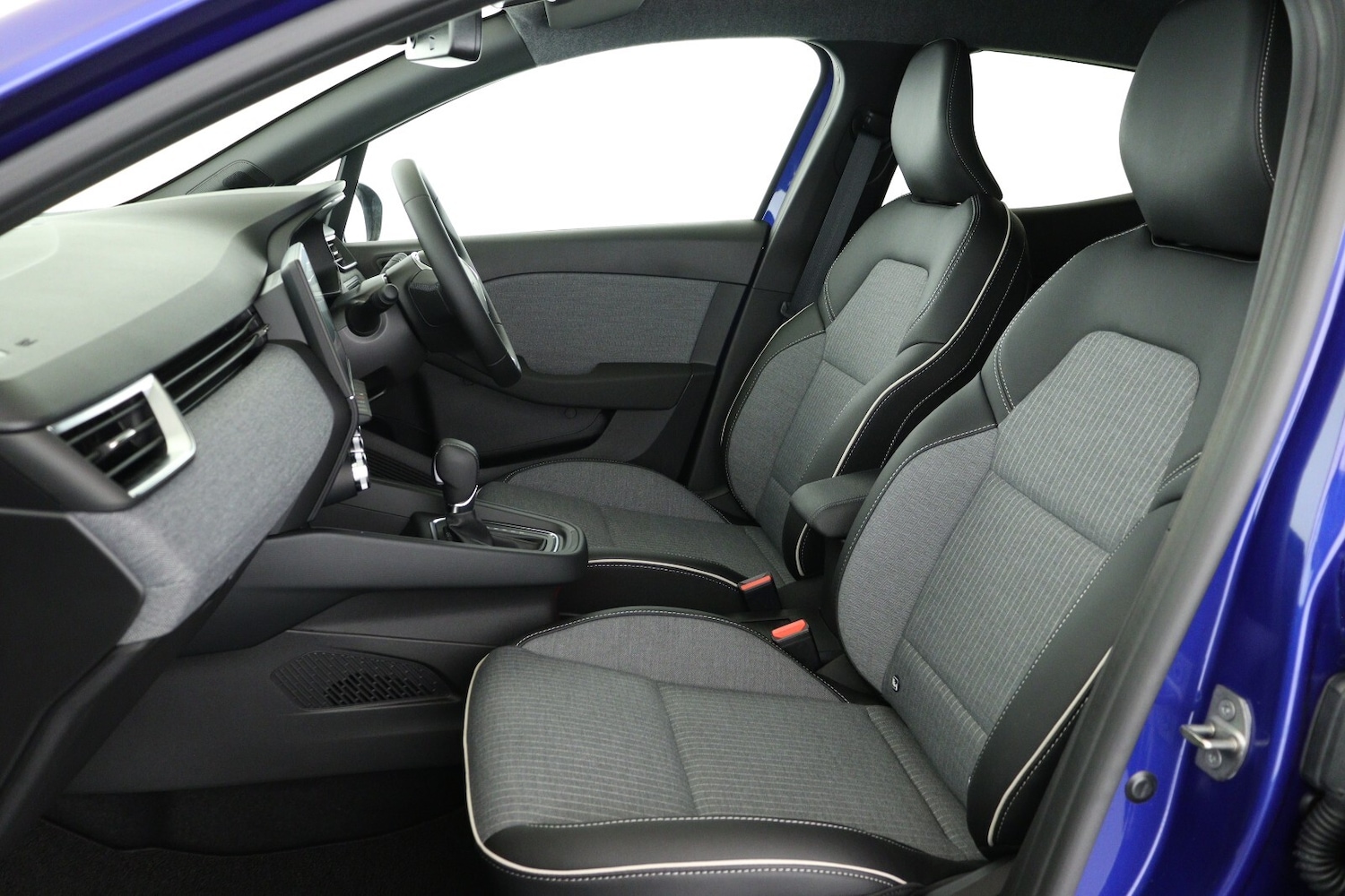 Used Renault Clio 2025 for sale - 76870789: Photo 10