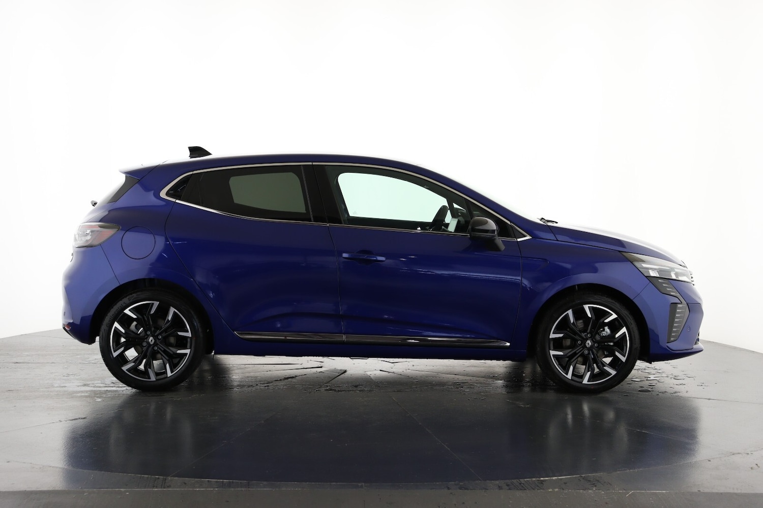 Used Renault Clio 2025 for sale - 76870789: Photo 4