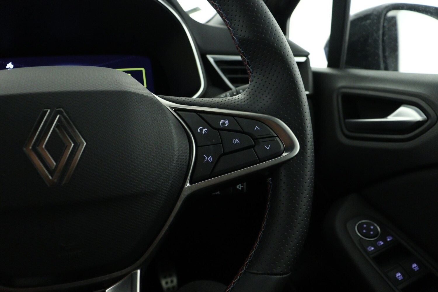 Used Renault Clio 2024 for sale - 76037745: Photo 19