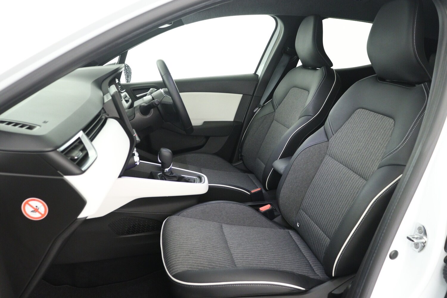 Used Renault Clio 2022 for sale - 76870021: Photo 11