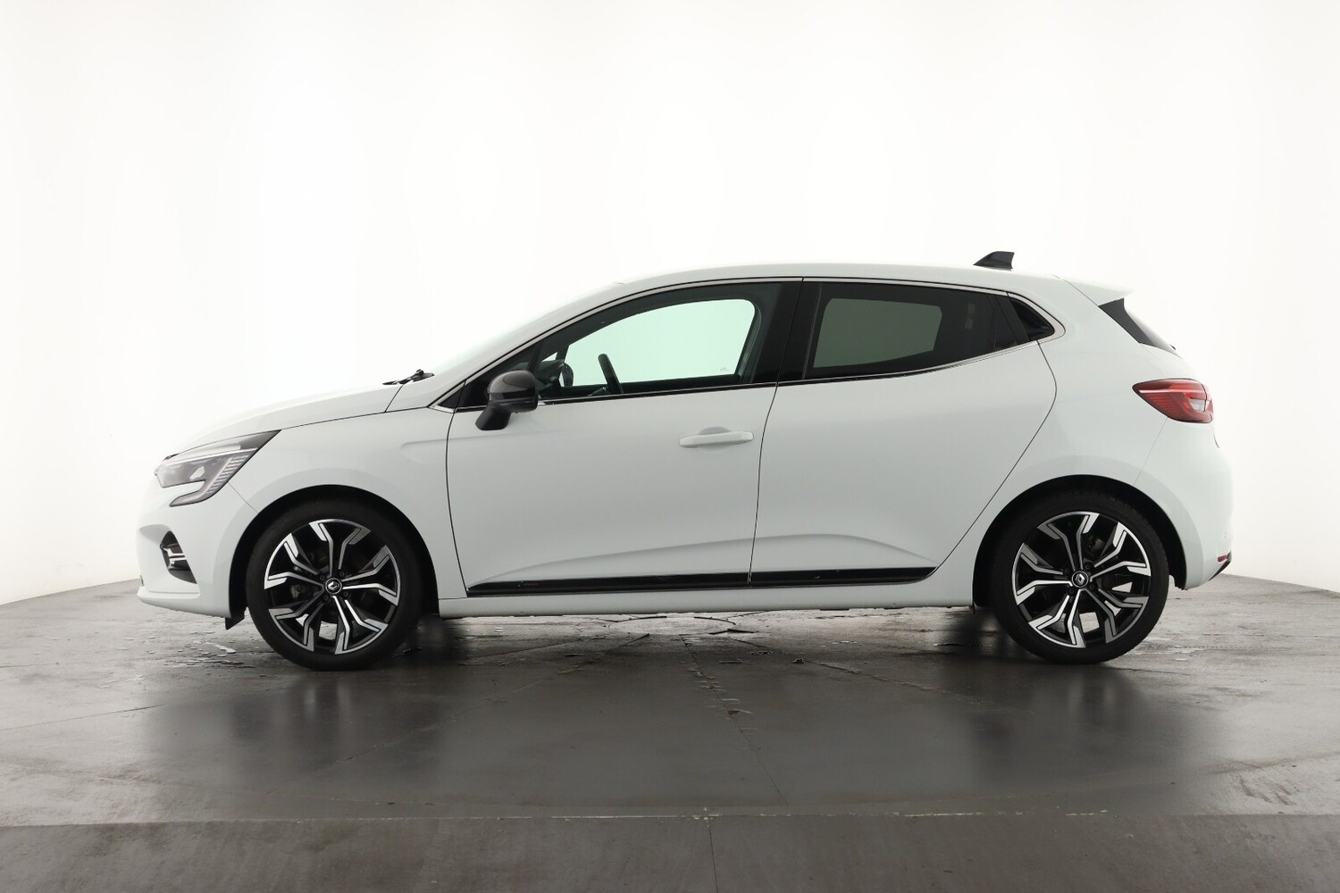 Used Renault Clio 2022 for sale - 76870021: Photo 8