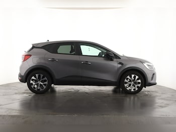 Used Renault Captur 2024 for sale - 75815470: Photo