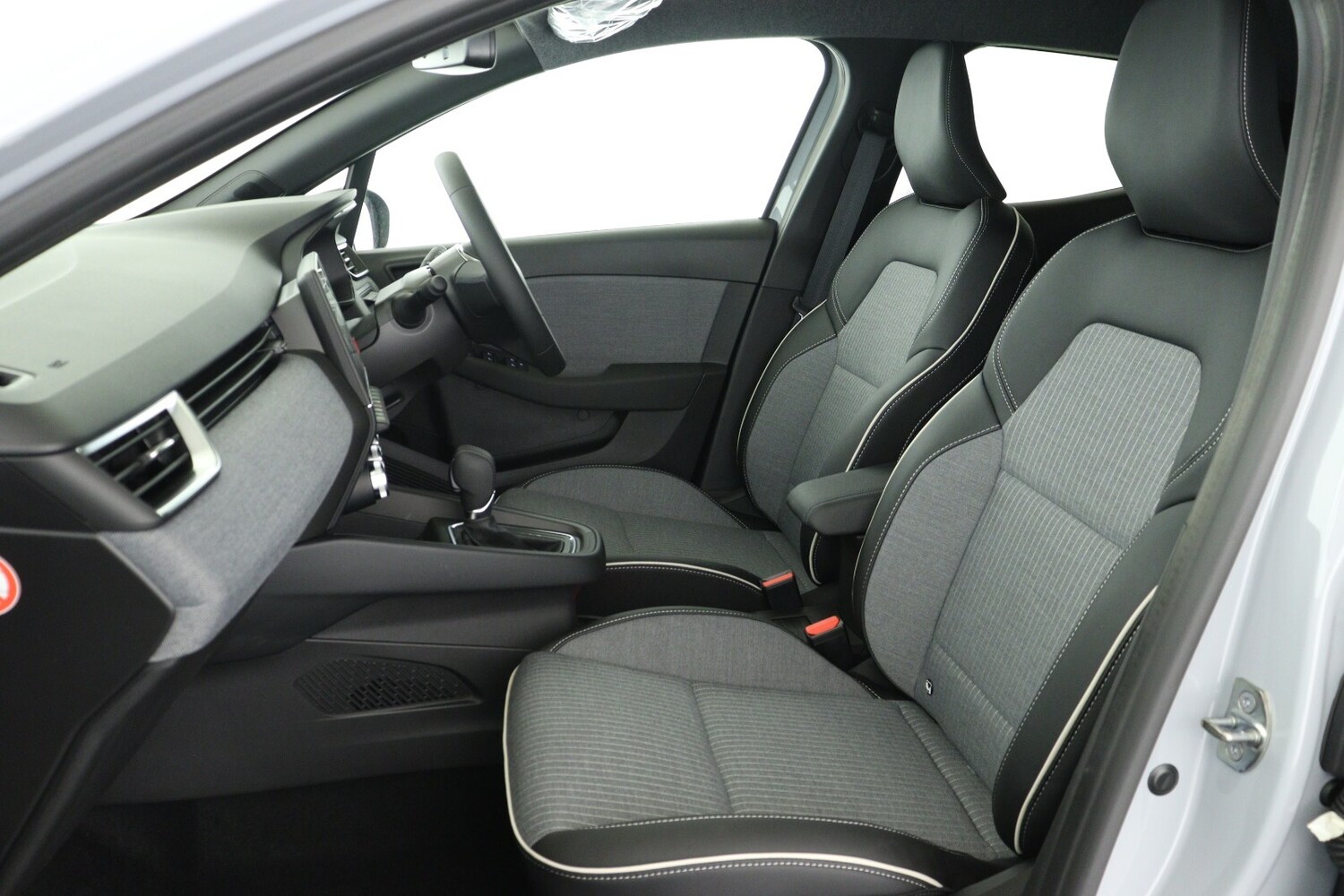 Used Renault Clio 2025 for sale - 78080903: Photo 11