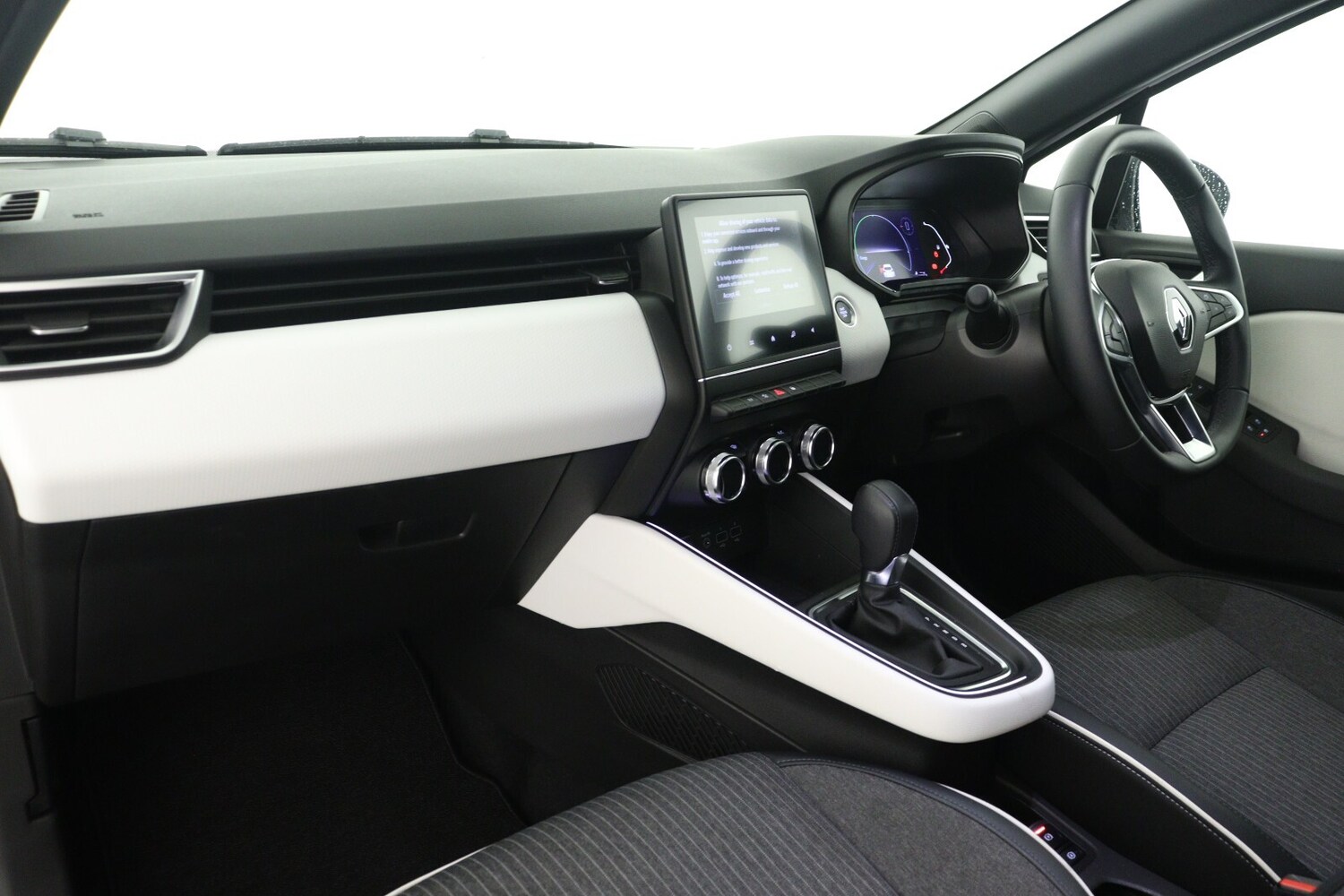 Used Renault Clio 2022 for sale - 75922035: Photo 12