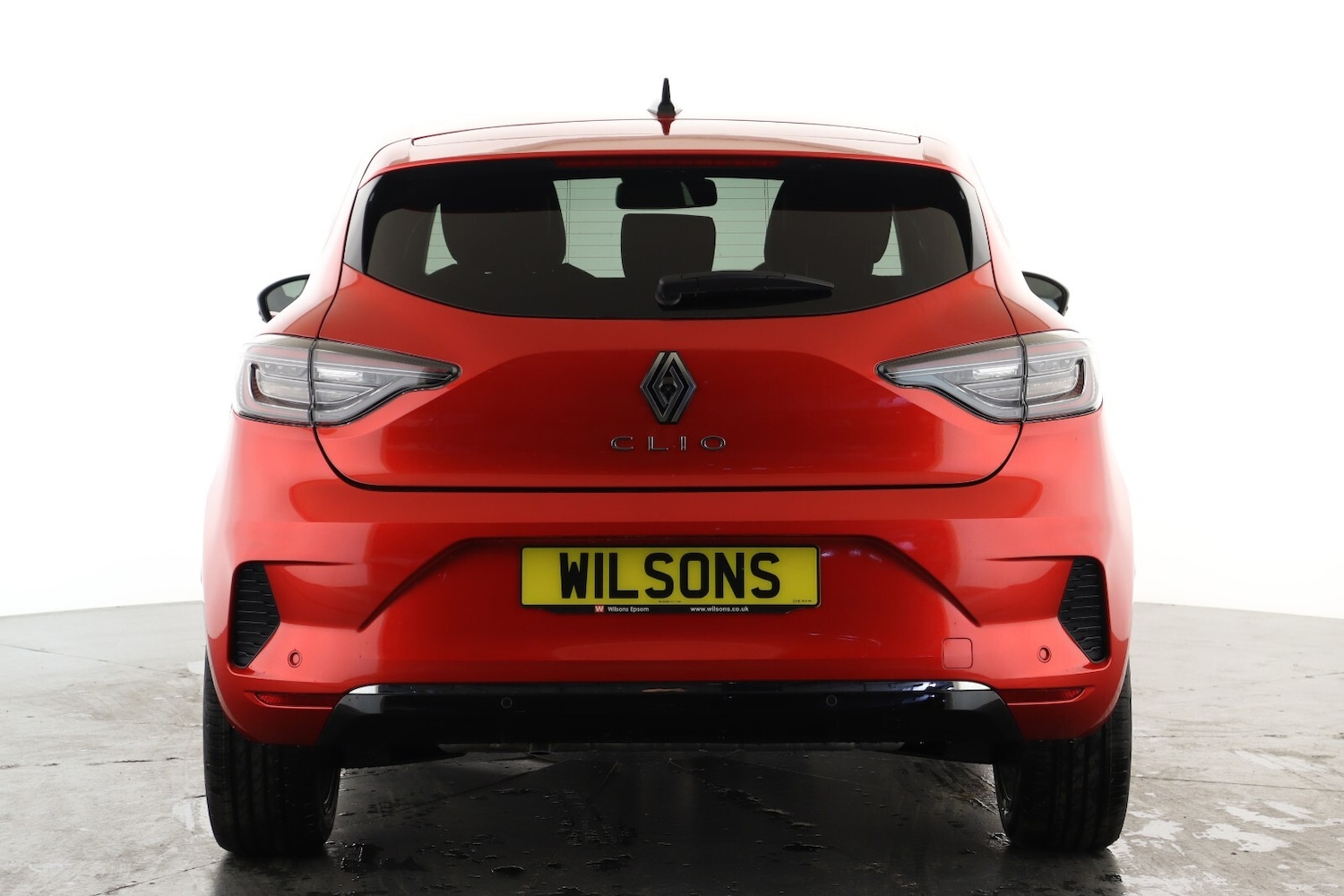 Used Renault Clio 2024 for sale - 76873526: Photo 2