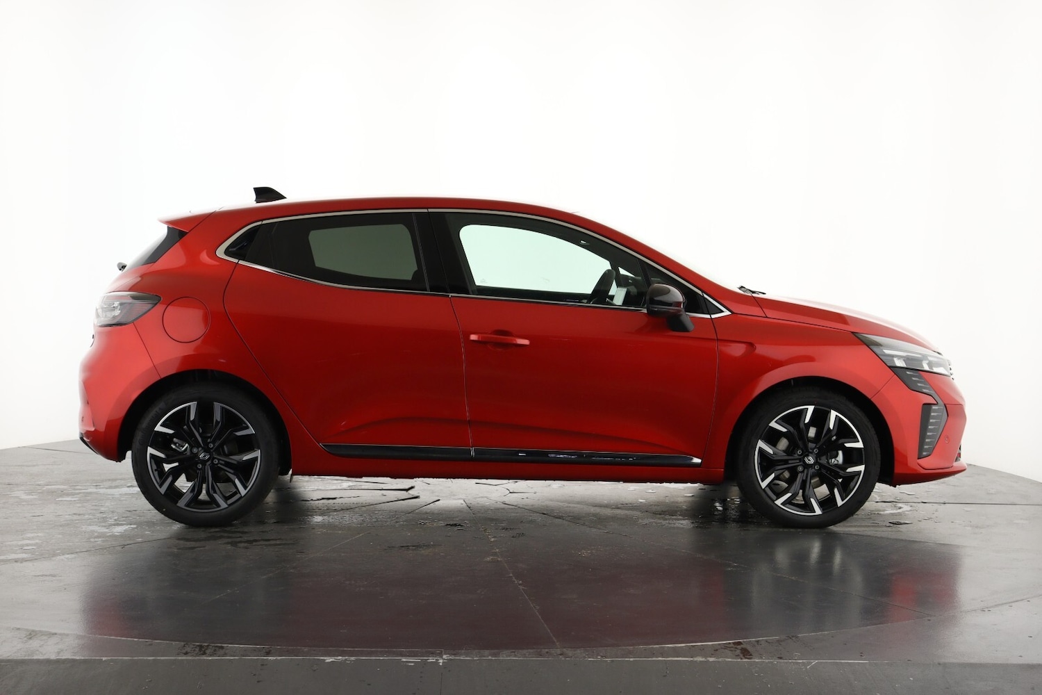 Used Renault Clio 2024 for sale - 76873526: Photo 5