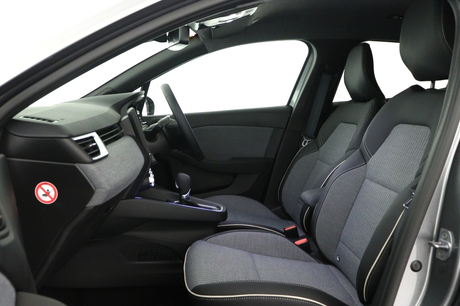 Used Renault Clio 2025 for sale - 76869508: Photo 11