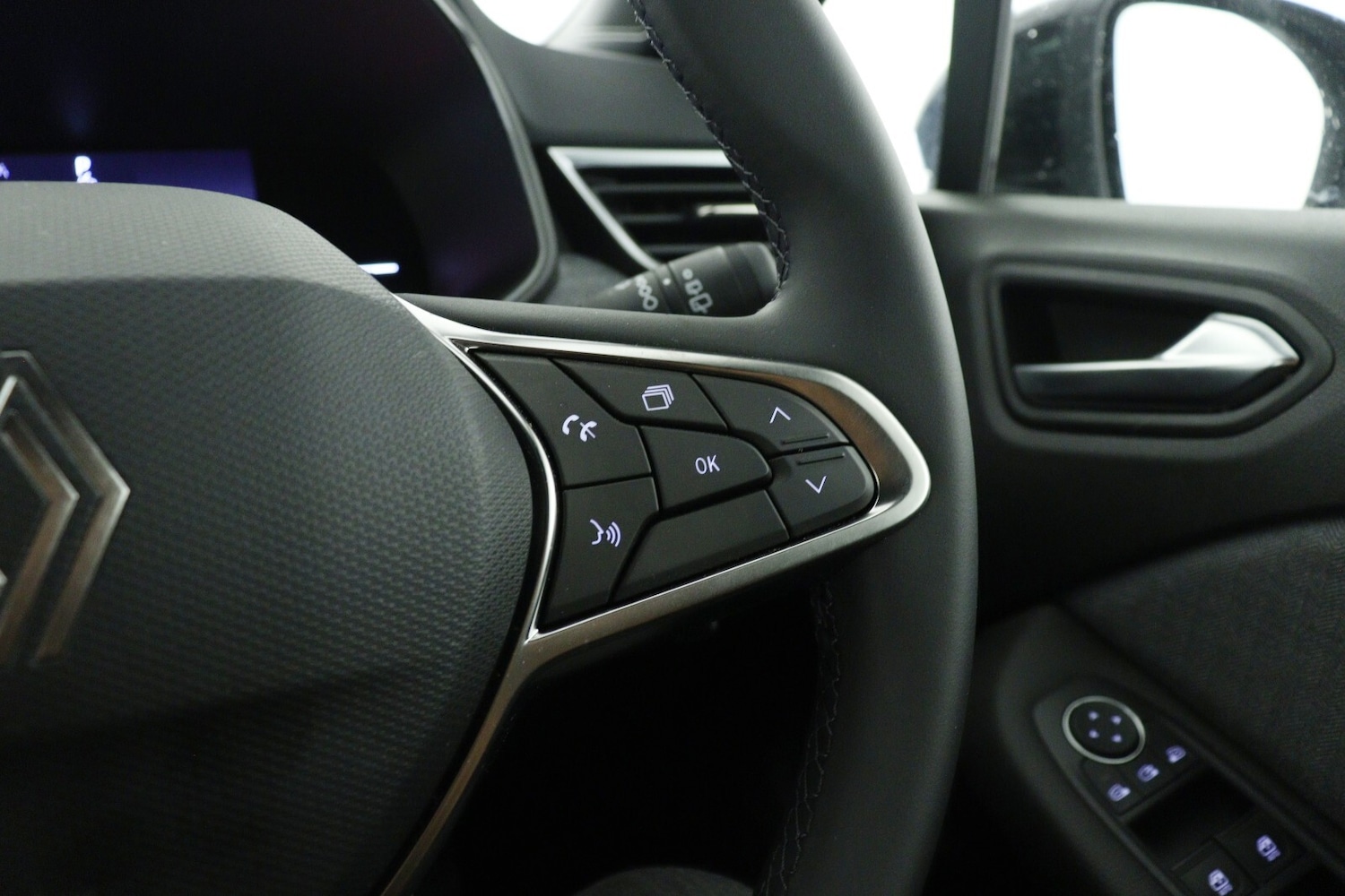 Used Renault Clio 2025 for sale - 76869508: Photo 18