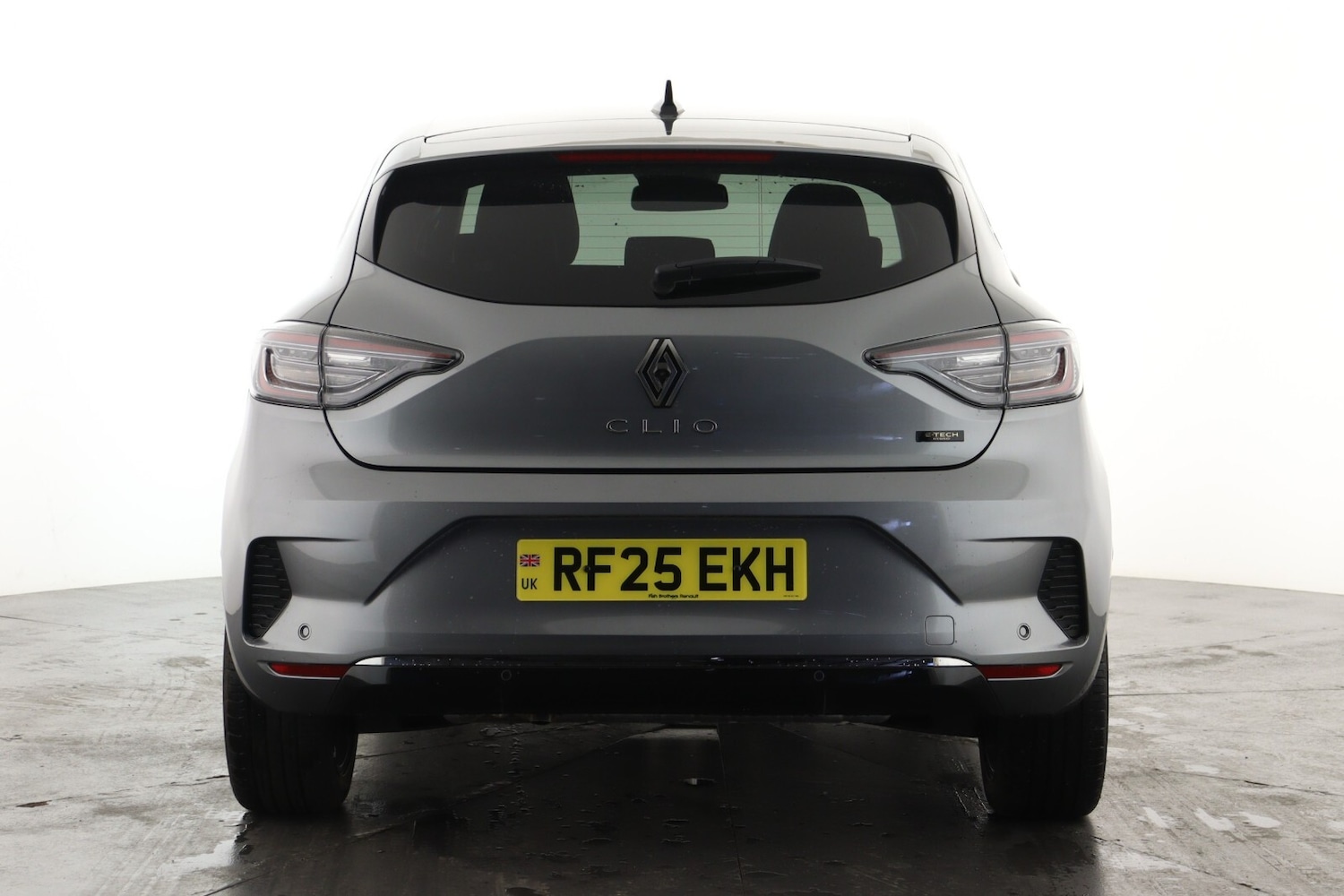 Used Renault Clio 2025 for sale - 76869508: Photo 2