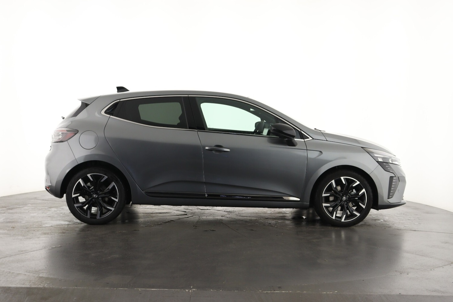 Used Renault Clio 2025 for sale - 76869508: Photo 4
