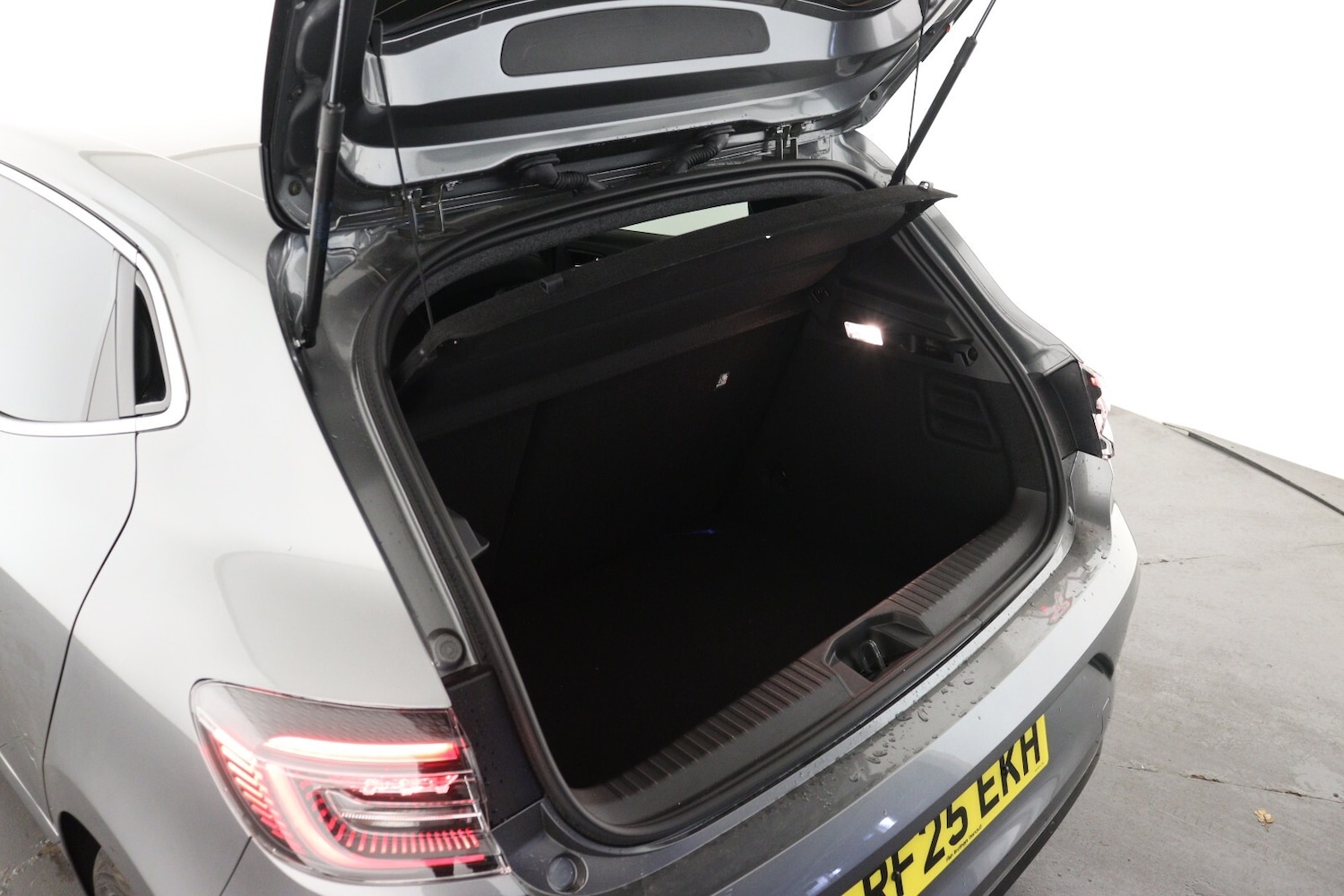 Used Renault Clio 2025 for sale - 76869508: Photo 9