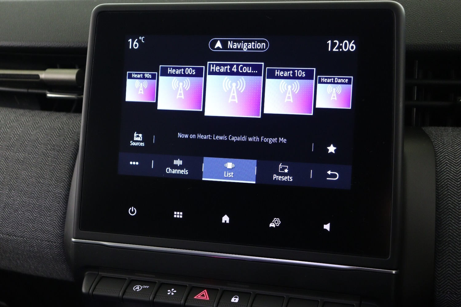 Used Renault Clio 2025 for sale - 76874559: Photo 18