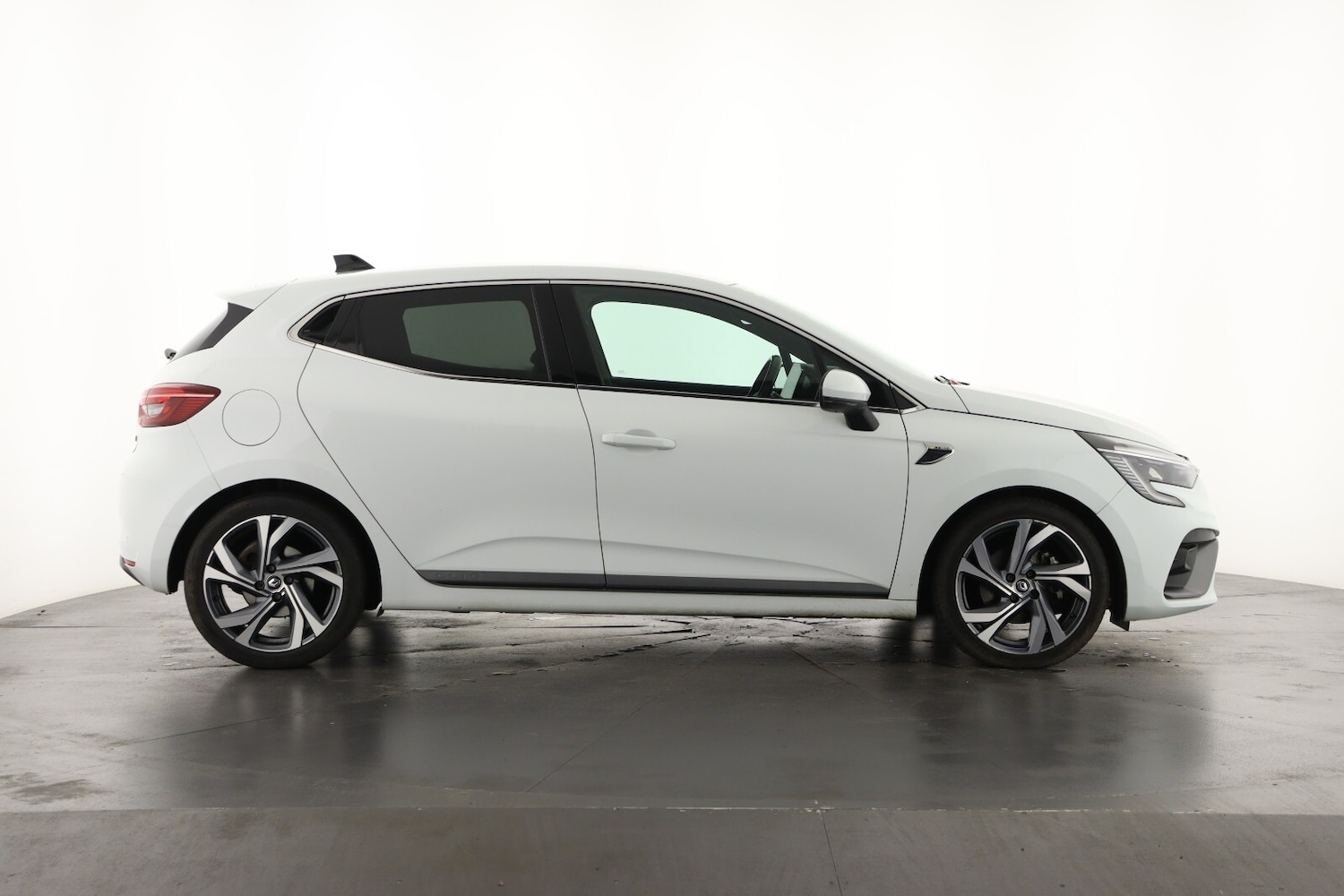 Used Renault Clio 2022 for sale - 76874149: Photo 4
