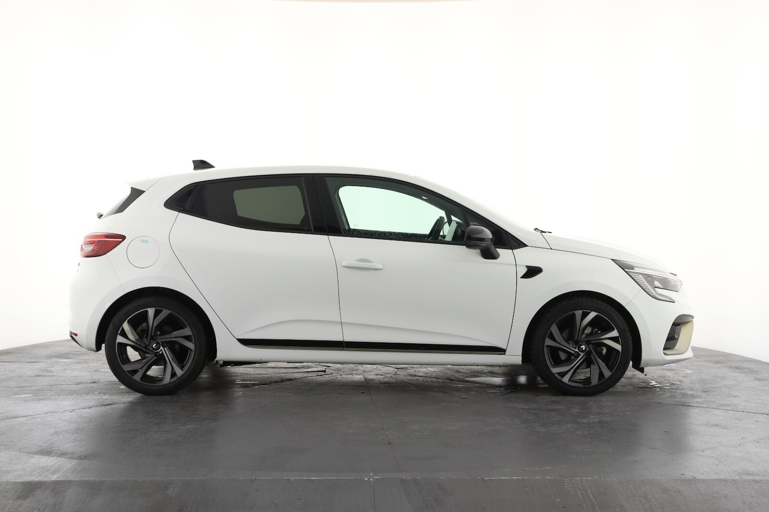 Used Renault Clio 2023 for sale - 77619126: Photo 5
