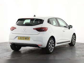 Used Renault Clio 2023 for sale - 77917991: Photo