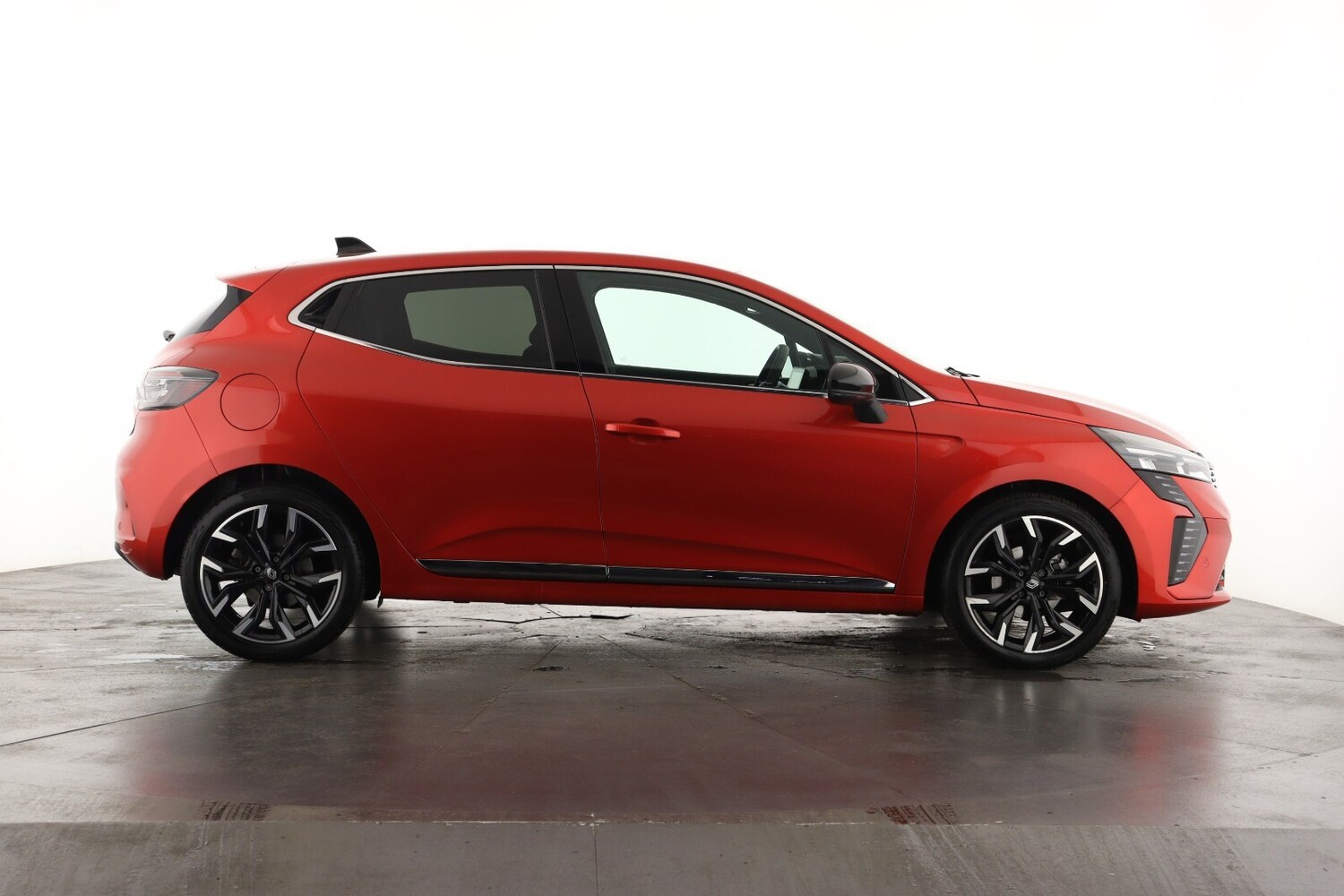 Used Renault Clio 2024 for sale - 77373081: Photo 4