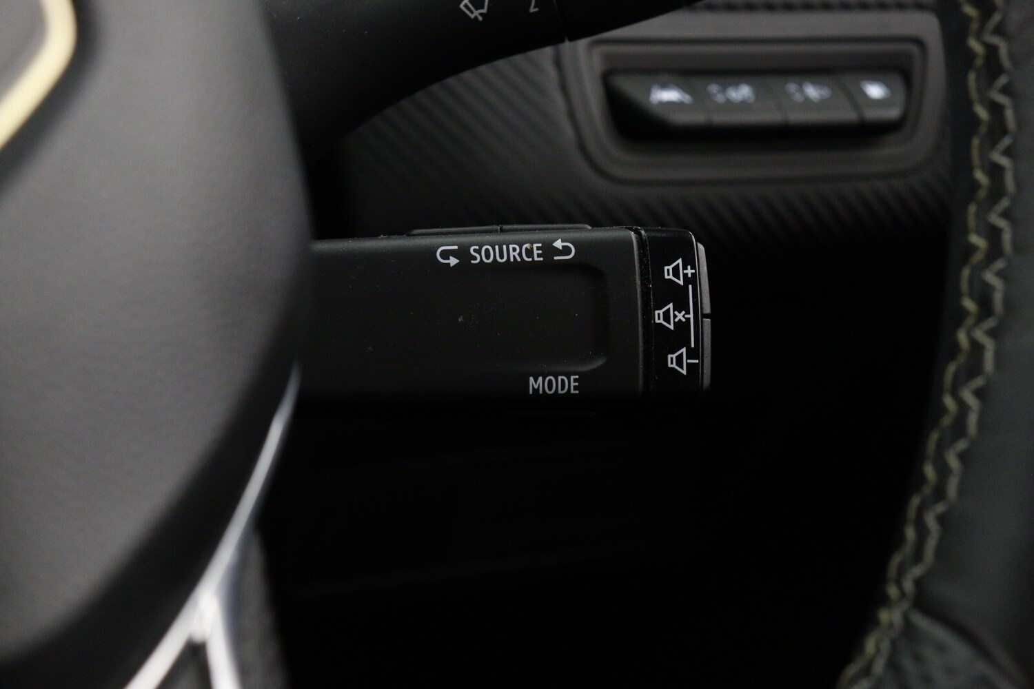 Used Renault Captur 2023 for sale - 77232287: Photo 24