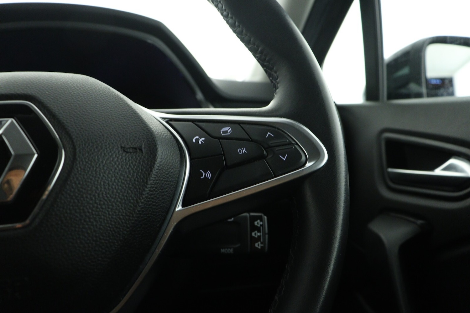 Used Renault Captur 2024 for sale - 76894582: Photo 15