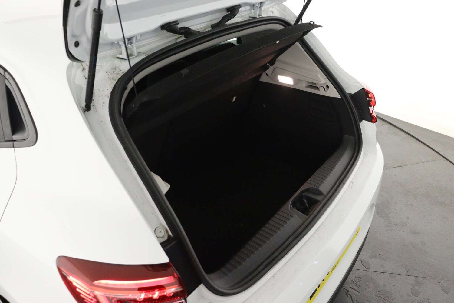 Used Renault Clio 2021 for sale - 76872881: Photo 10