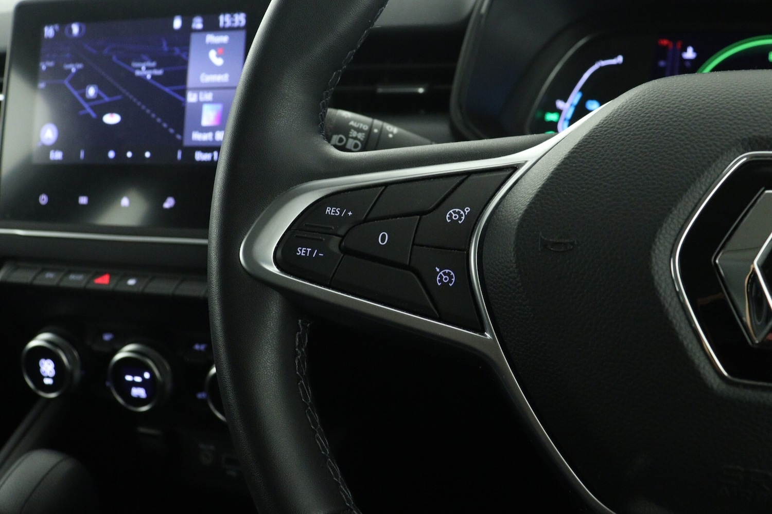 Used Renault Clio 2021 for sale - 76872881: Photo 19