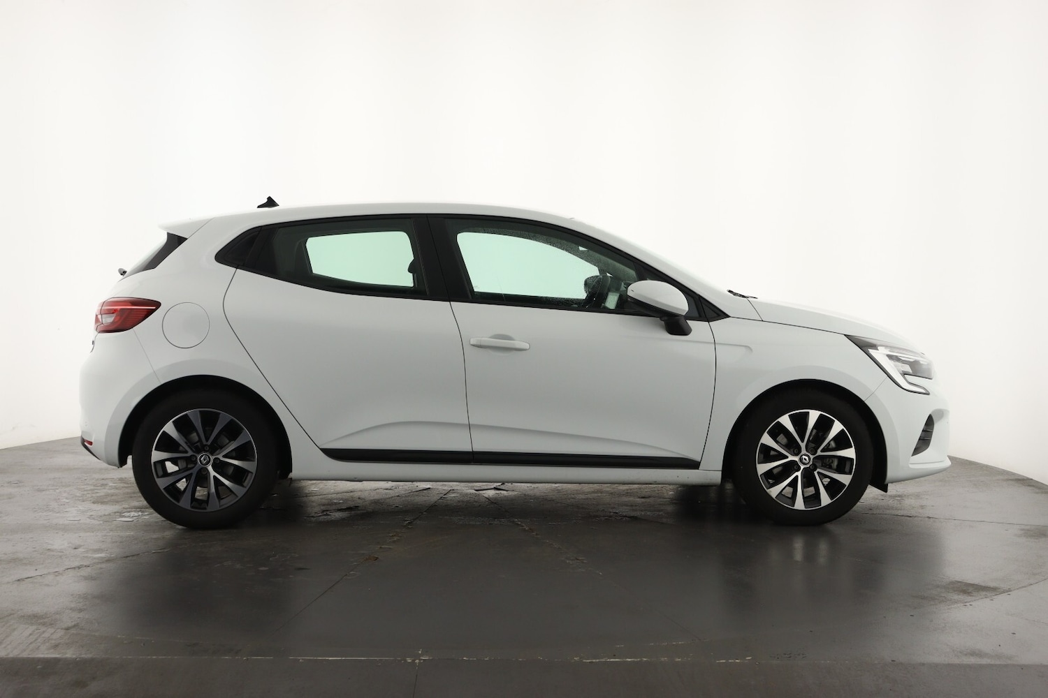 Used Renault Clio 2021 for sale - 76872881: Photo 5