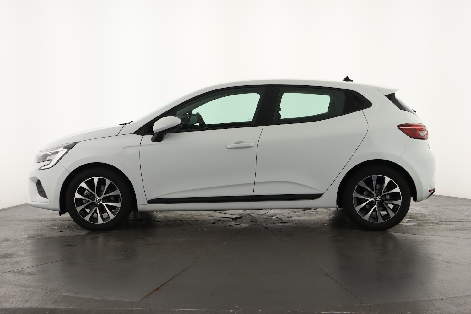 Used Renault Clio 2021 for sale - 76872881: Photo 8