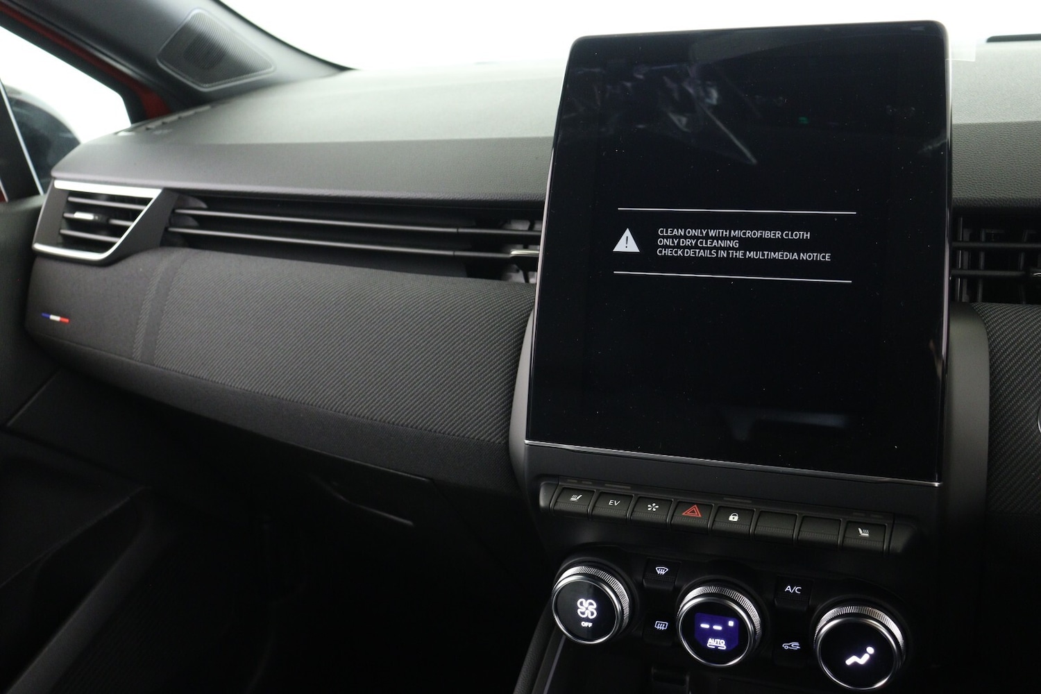 Used Renault Clio 2024 for sale - 76869793: Photo 16