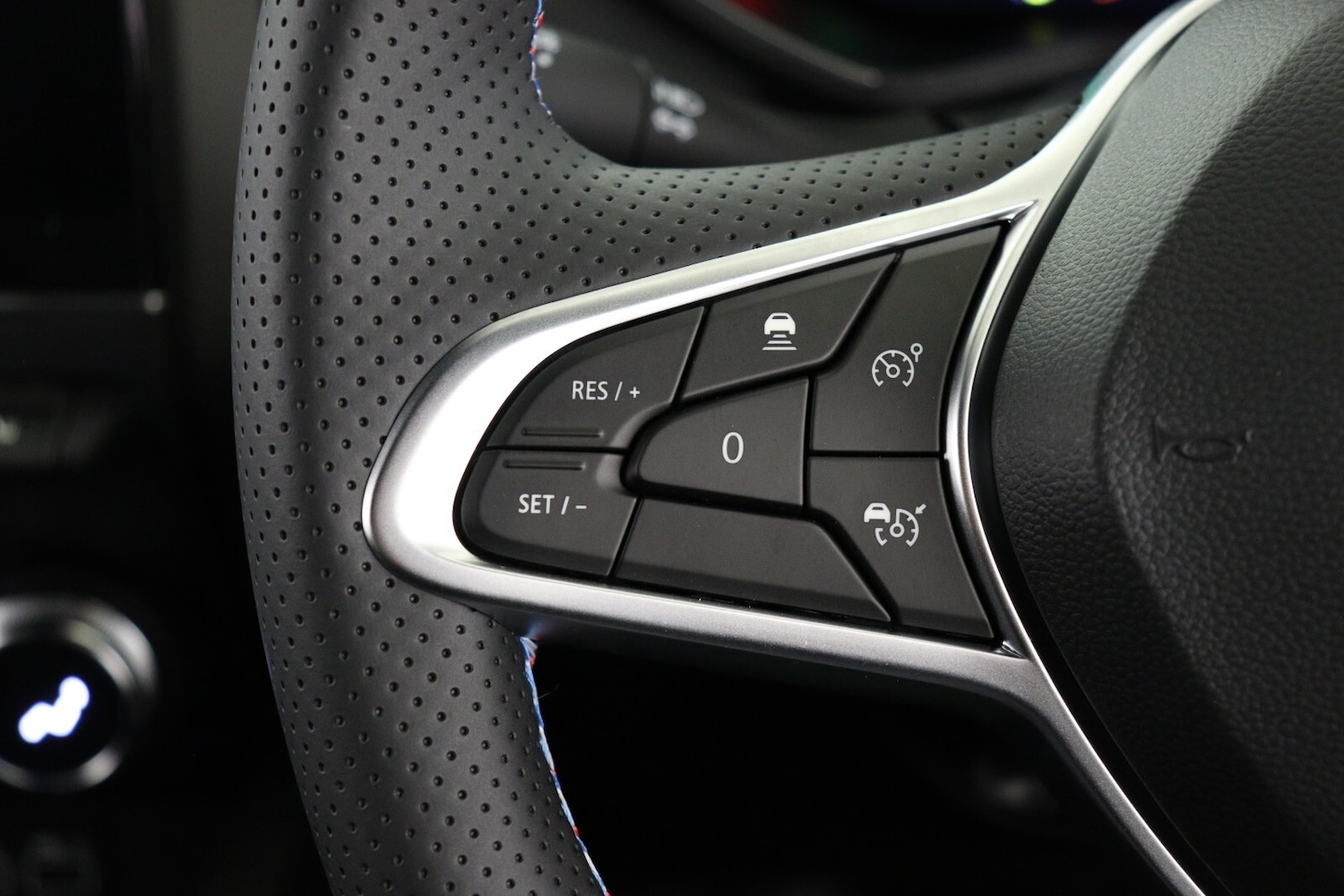 Used Renault Clio 2024 for sale - 76869793: Photo 20