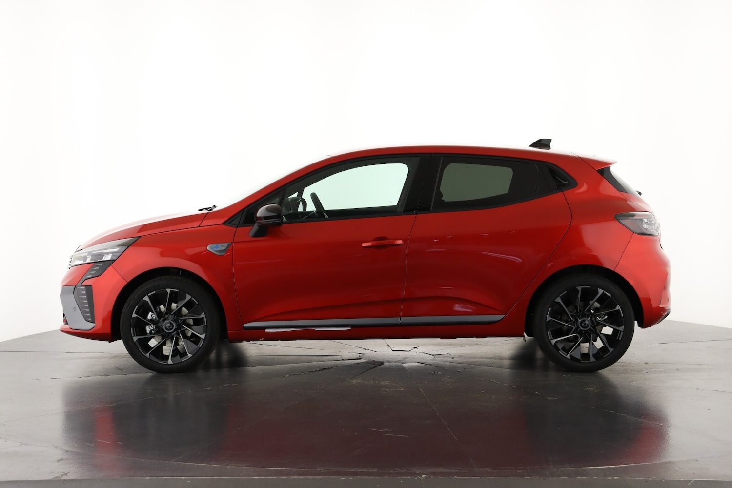 Used Renault Clio 2024 for sale - 76869793: Photo 9