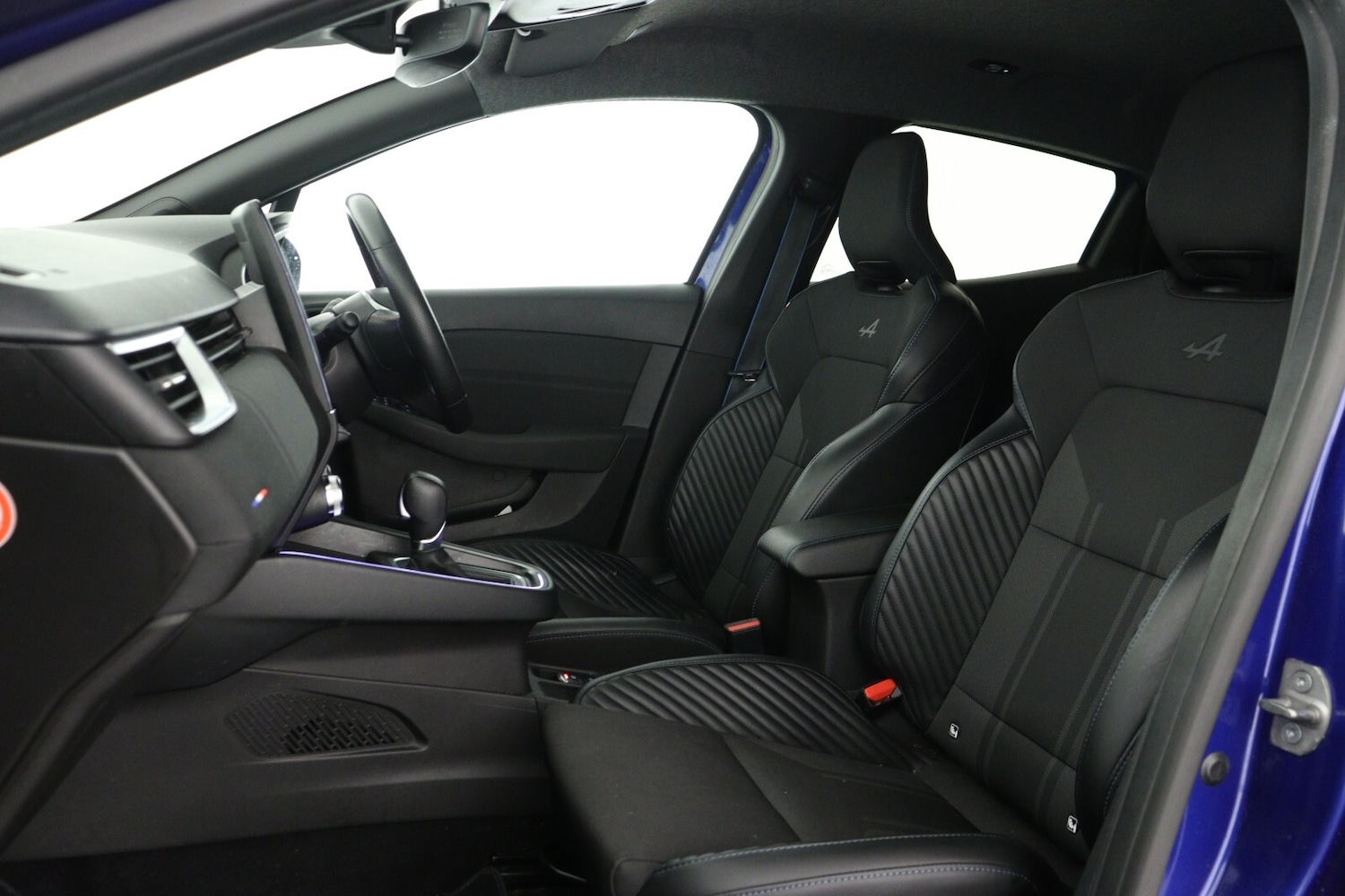 Used Renault Clio 2024 for sale - 76033649: Photo 11