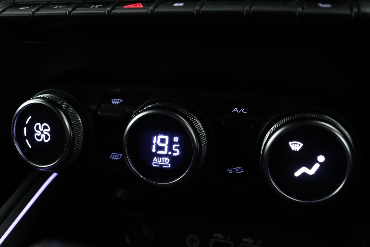 Used Renault Clio 2024 for sale - 76033649: Photo 19