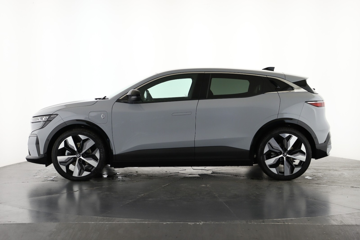 Used Renault Megane E Tech 2024 for sale - 76487368: Photo 9