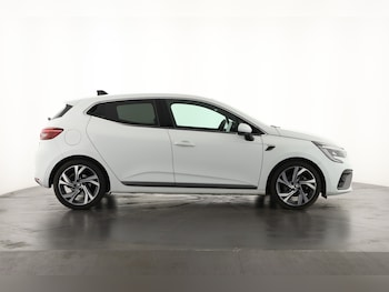 Used Renault Clio 2022 for sale - 76804209: Photo