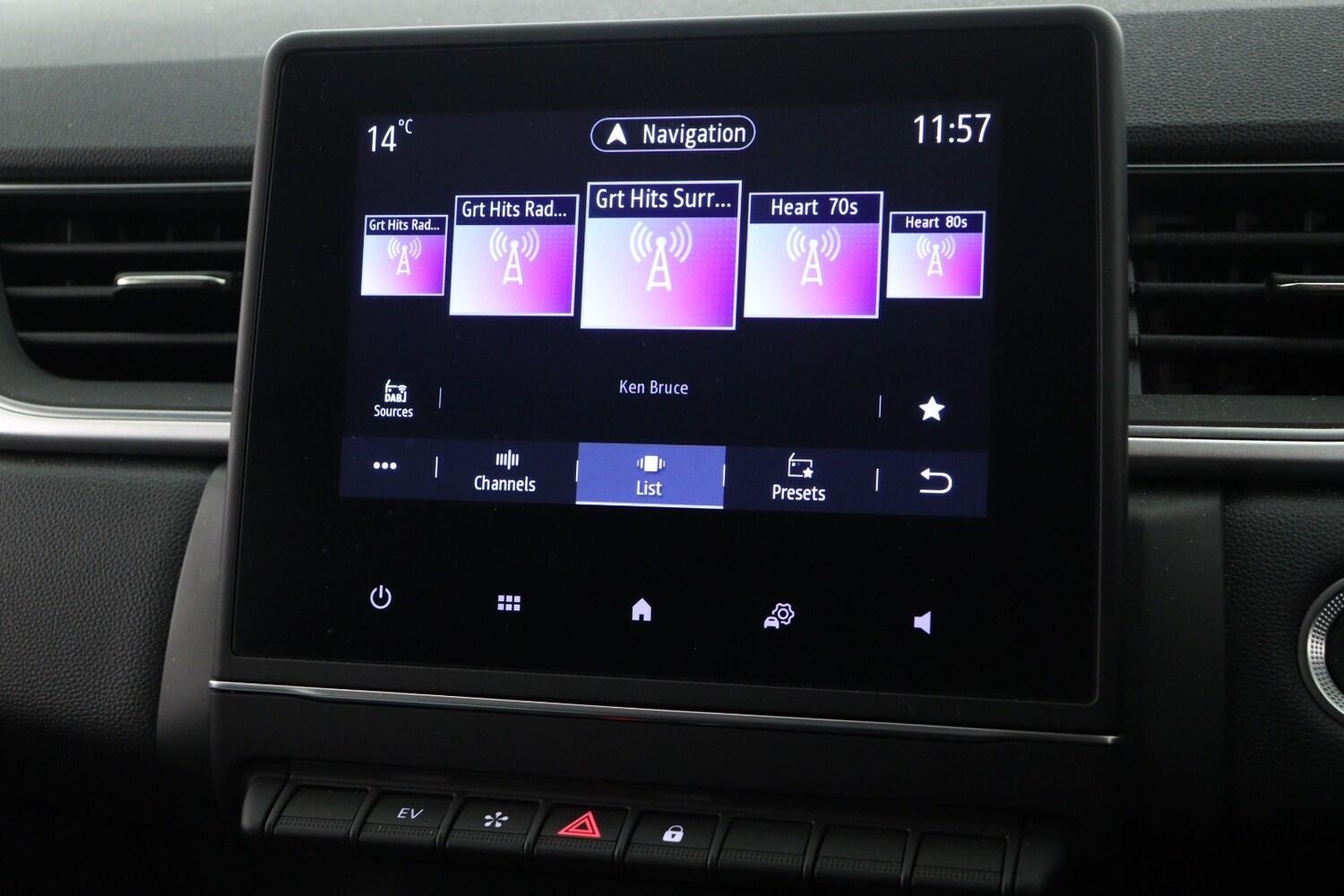 Used Renault Captur 2023 for sale - 76907882: Photo 16