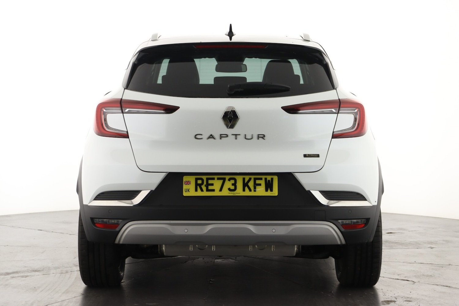 Used Renault Captur 2023 for sale - 76907882: Photo 2