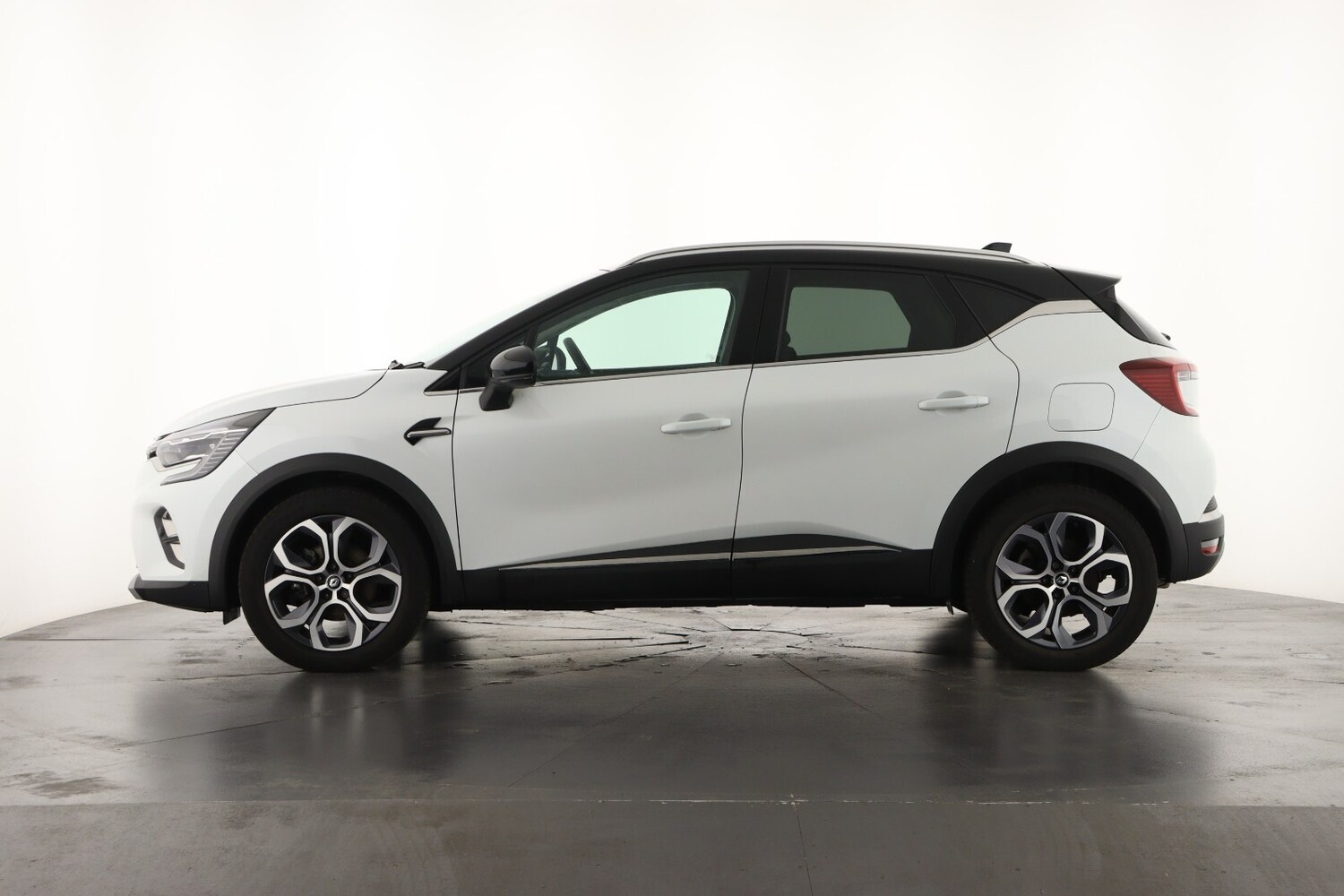 Used Renault Captur 2023 for sale - 76907882: Photo 8