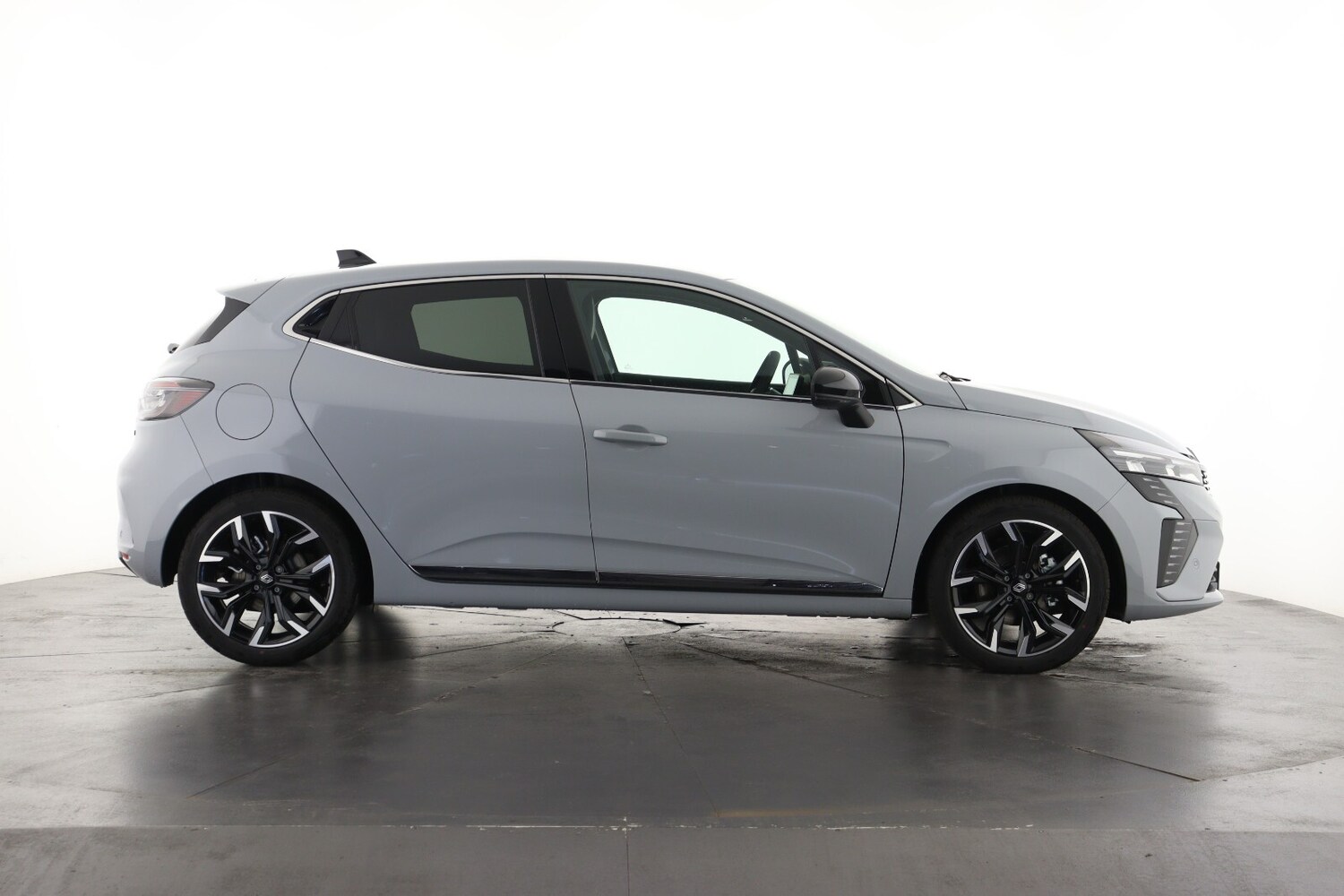 Used Renault Clio 2025 for sale - 76140151: Photo 4