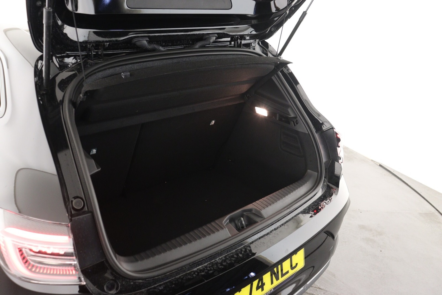 Used Renault Clio 2024 for sale - 76873178: Photo 10