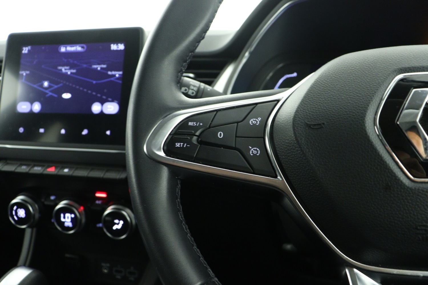 Used Renault Captur 2022 for sale - 76872133: Photo 17