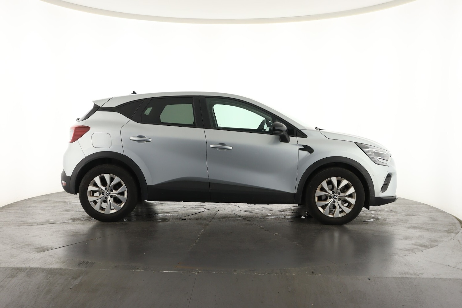 Used Renault Captur 2022 for sale - 76872133: Photo 4