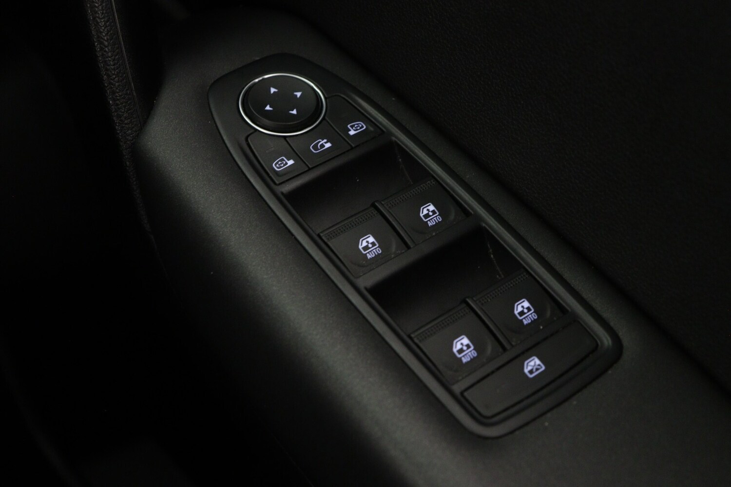 Used Renault Captur 2020 for sale - 77917897: Photo 26